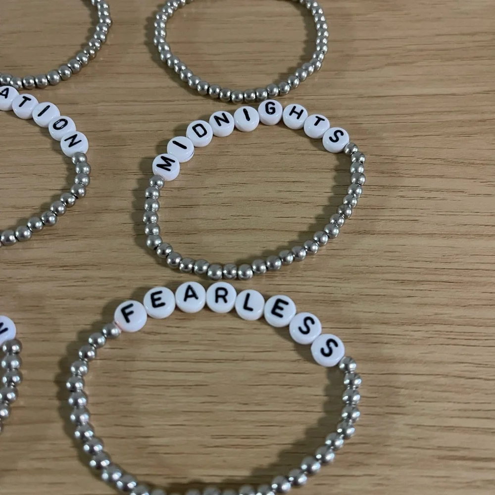 Taylor Swift Friendship Bracelet Pack - Picture 4 of 8